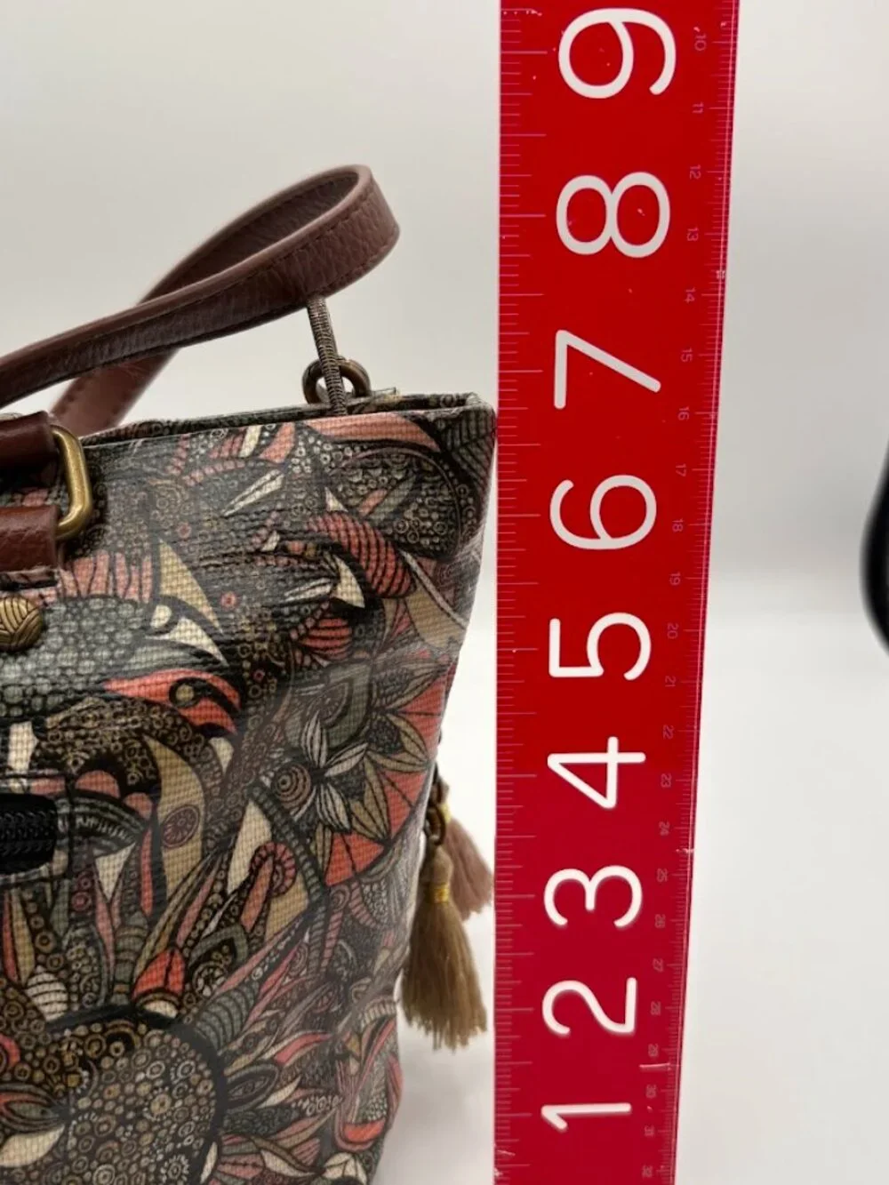 Sakroots Artist Circle shoulder bag in the 